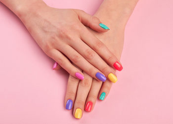 Salon MAGNETIC - Manicure hybrydowy multikolor
