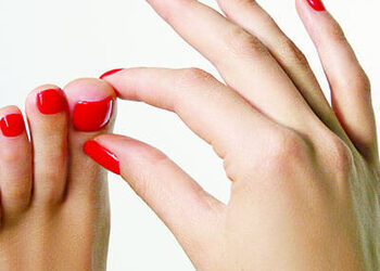 Manicurespedicuresthumb