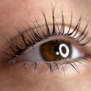 Lifting i tinte de pestaas